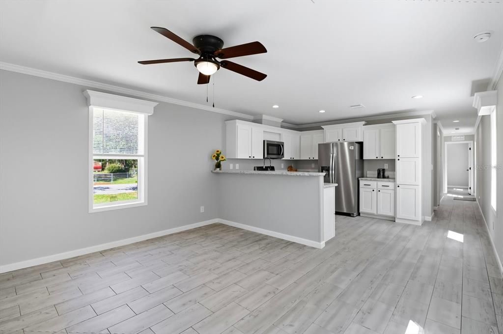 На продажу: $163,000 (2 спален, 2 ванн, 800 Квадратных фут)