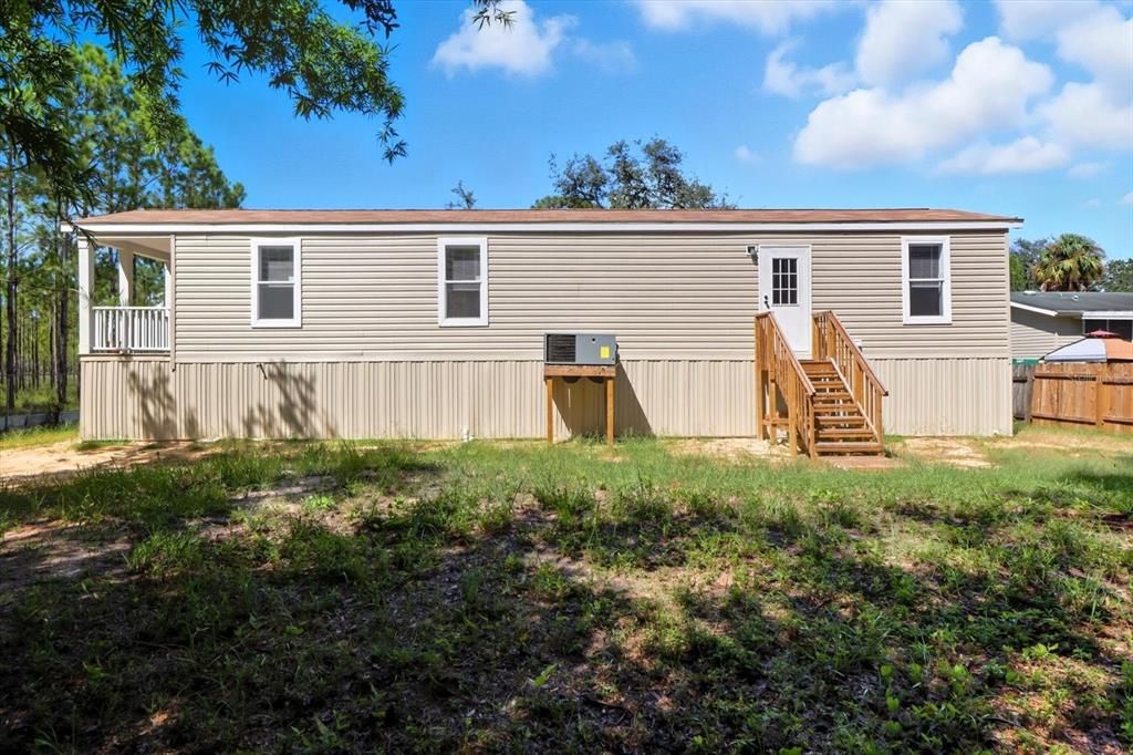 На продажу: $163,000 (2 спален, 2 ванн, 800 Квадратных фут)