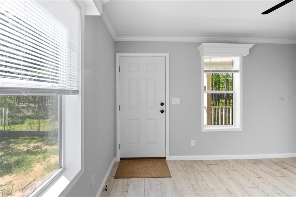 На продажу: $163,000 (2 спален, 2 ванн, 800 Квадратных фут)