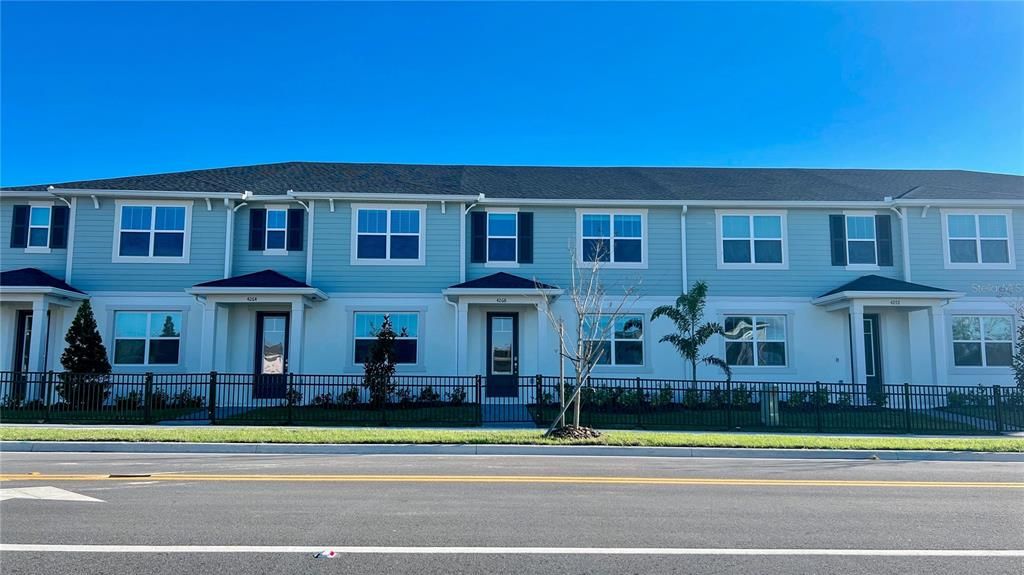 Recently Rented: $2,250 (3 beds, 2 baths, 1476 Square Feet)