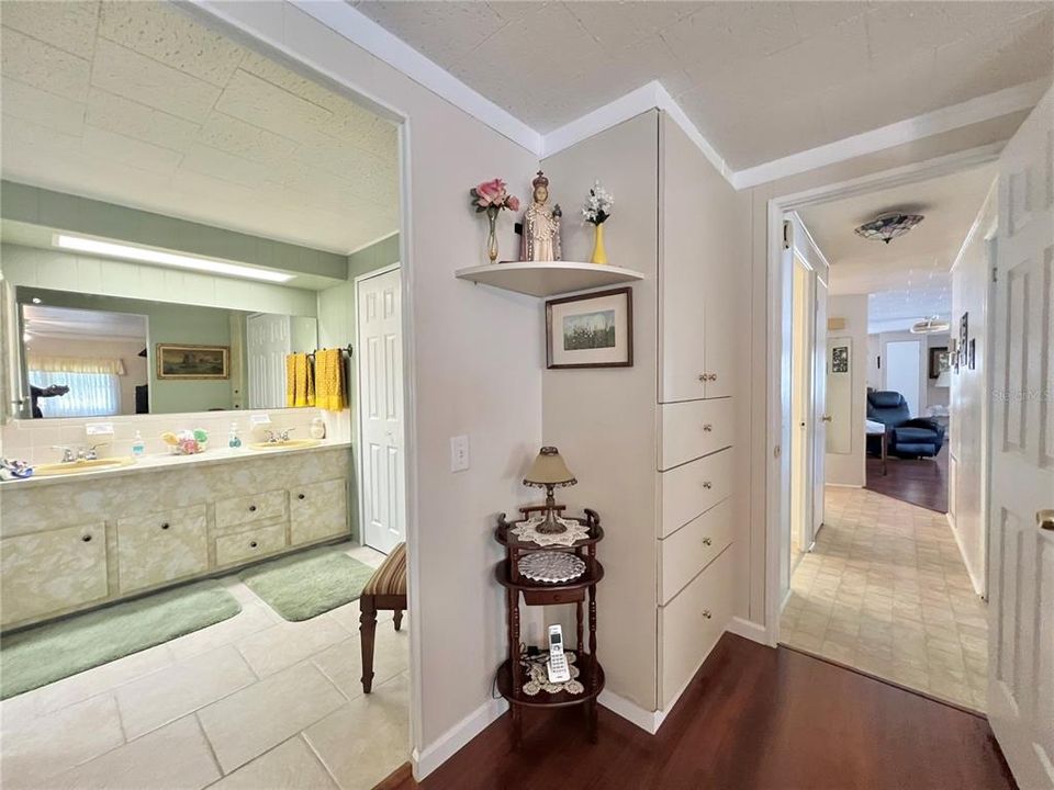 На продажу: $187,500 (2 спален, 2 ванн, 1152 Квадратных фут)