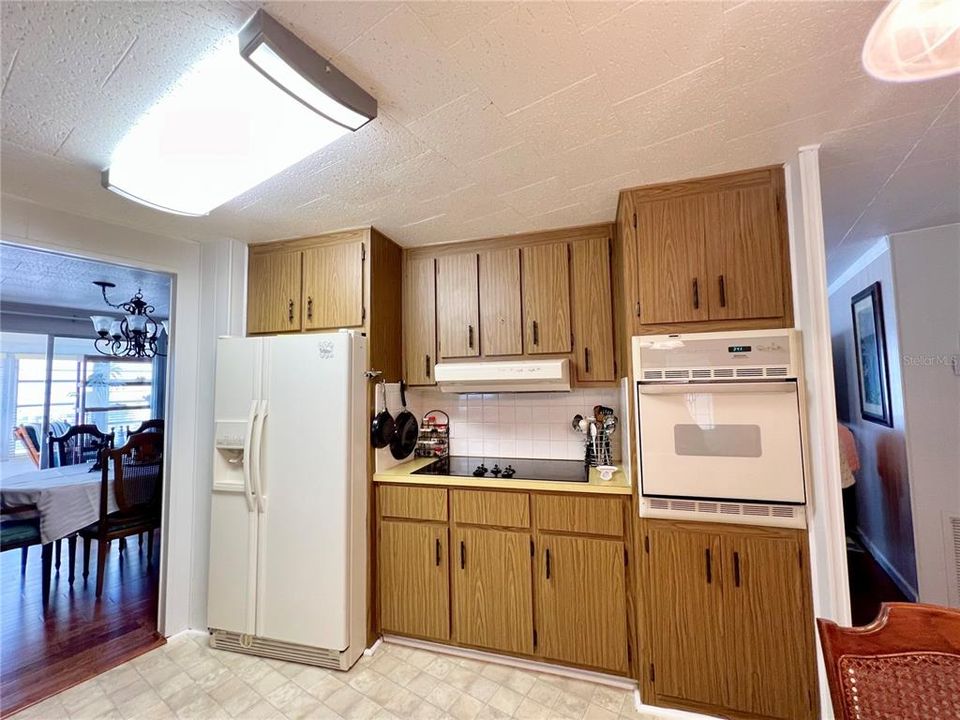 На продажу: $187,500 (2 спален, 2 ванн, 1152 Квадратных фут)