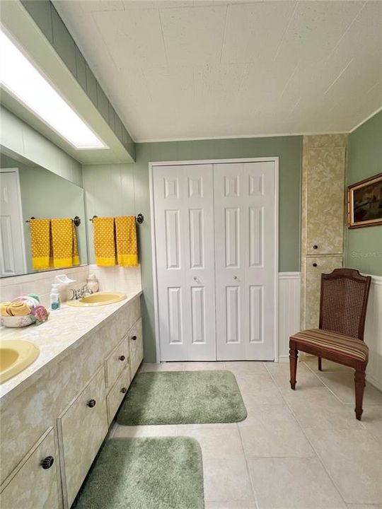 На продажу: $187,500 (2 спален, 2 ванн, 1152 Квадратных фут)