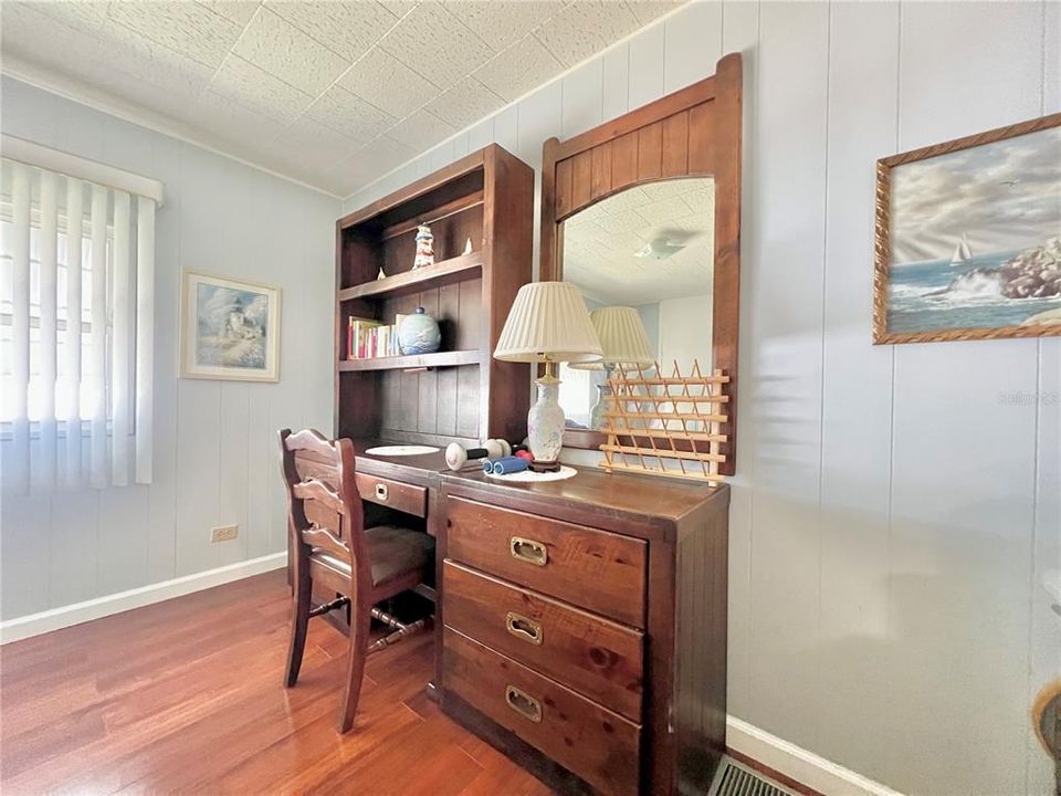 На продажу: $187,500 (2 спален, 2 ванн, 1152 Квадратных фут)