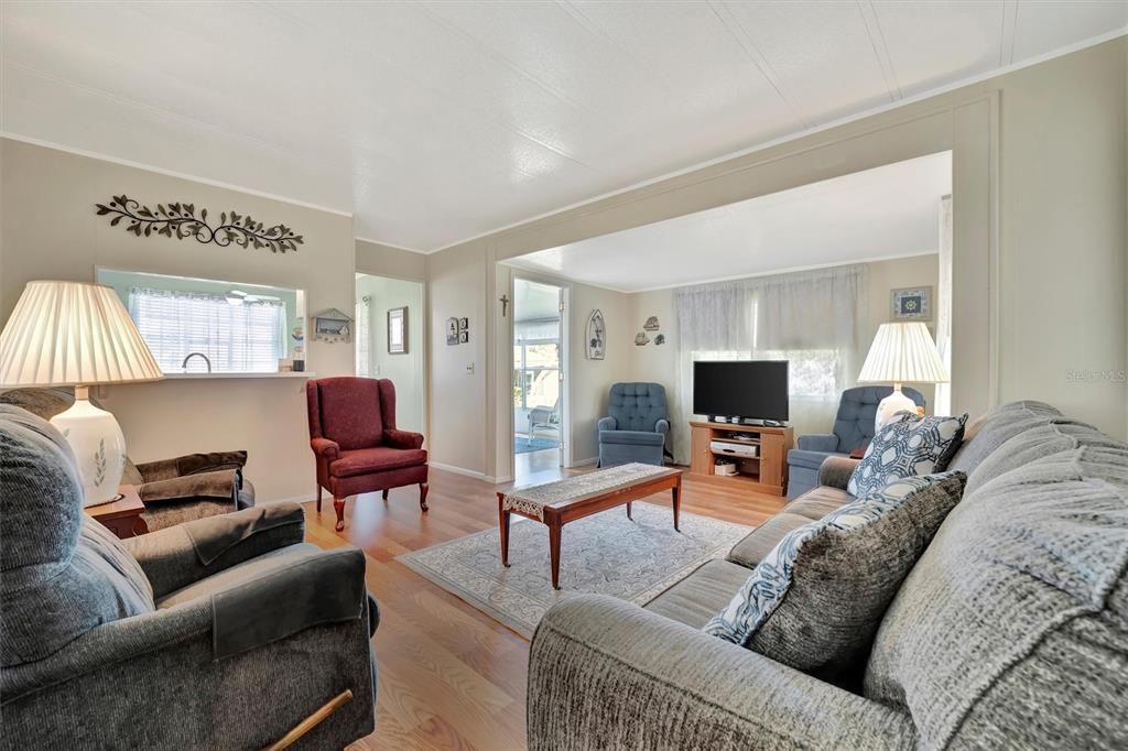 En Venta: $129,900 (2 camas, 1 baños, 976 Pies cuadrados)