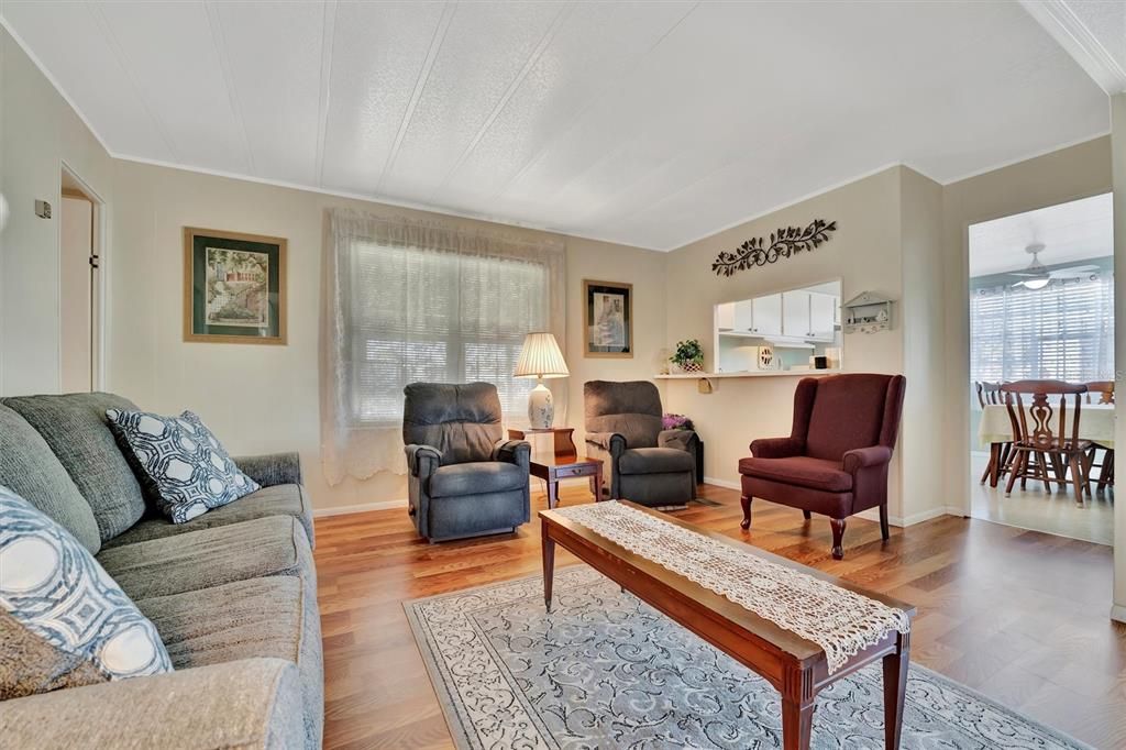 En Venta: $129,900 (2 camas, 1 baños, 976 Pies cuadrados)