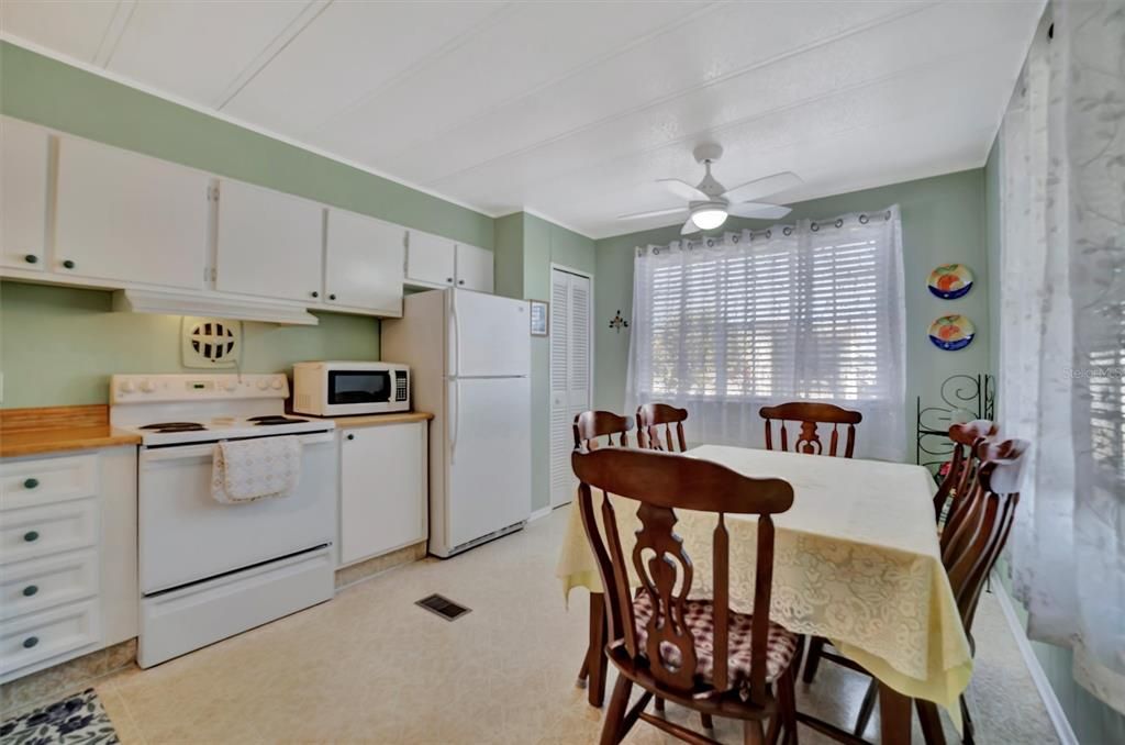 En Venta: $129,900 (2 camas, 1 baños, 976 Pies cuadrados)