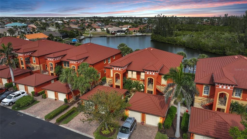 最近售出: $355,000 (3 贝兹, 2 浴室, 1596 平方英尺)