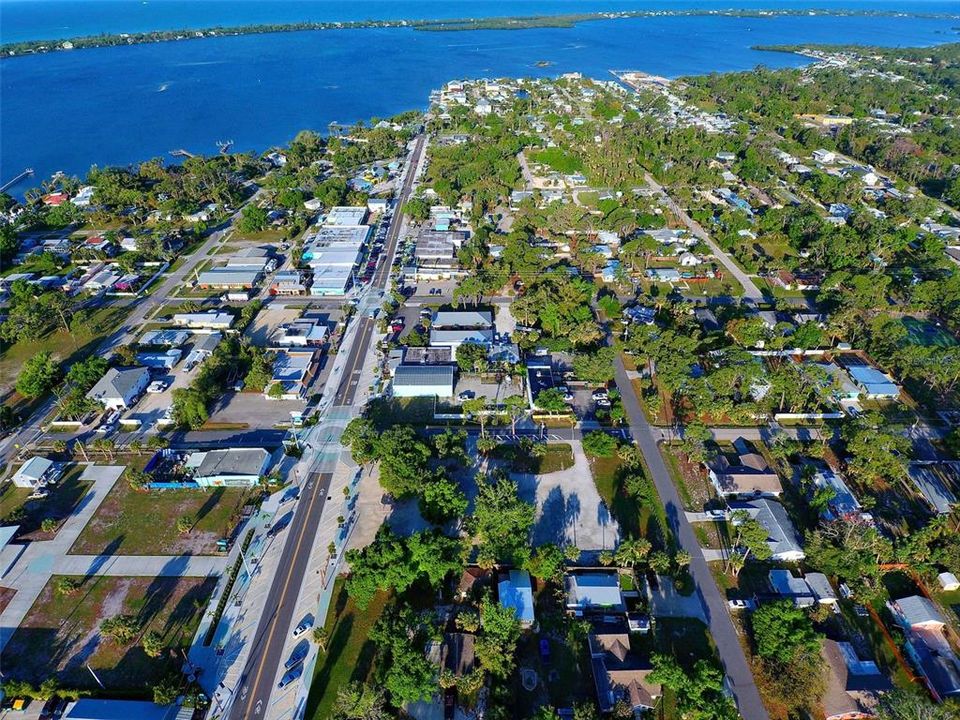 En Venta: $2,225,000 (0.96 acres)