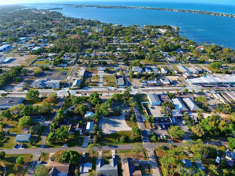 En Venta: $2,225,000 (0.96 acres)