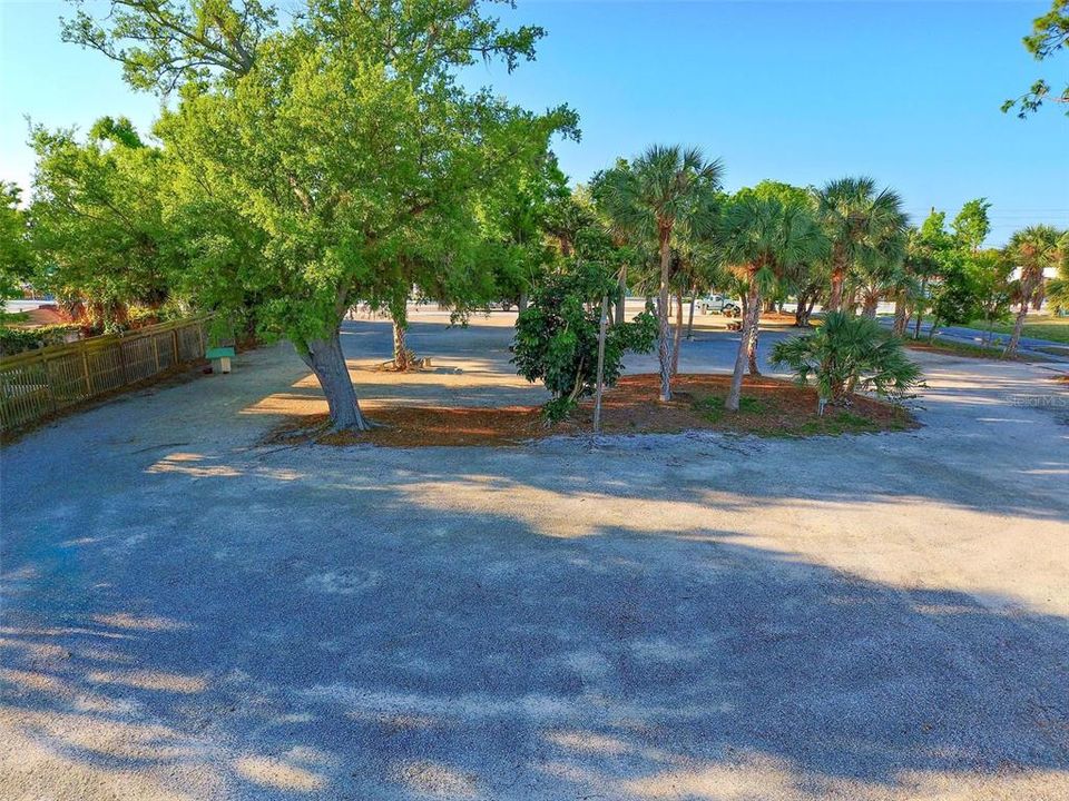 En Venta: $2,225,000 (0.96 acres)