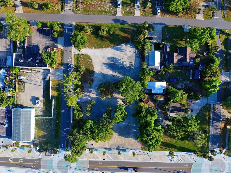 En Venta: $2,225,000 (0.96 acres)