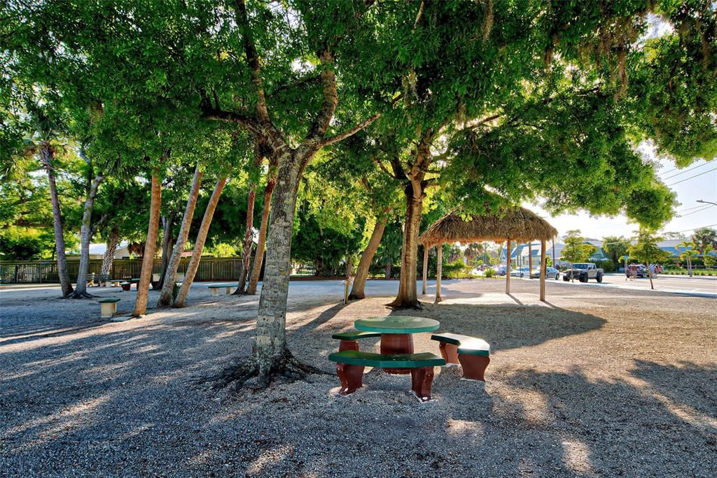 En Venta: $2,225,000 (0.96 acres)