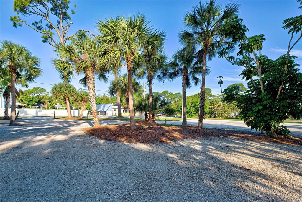 En Venta: $2,225,000 (0.96 acres)