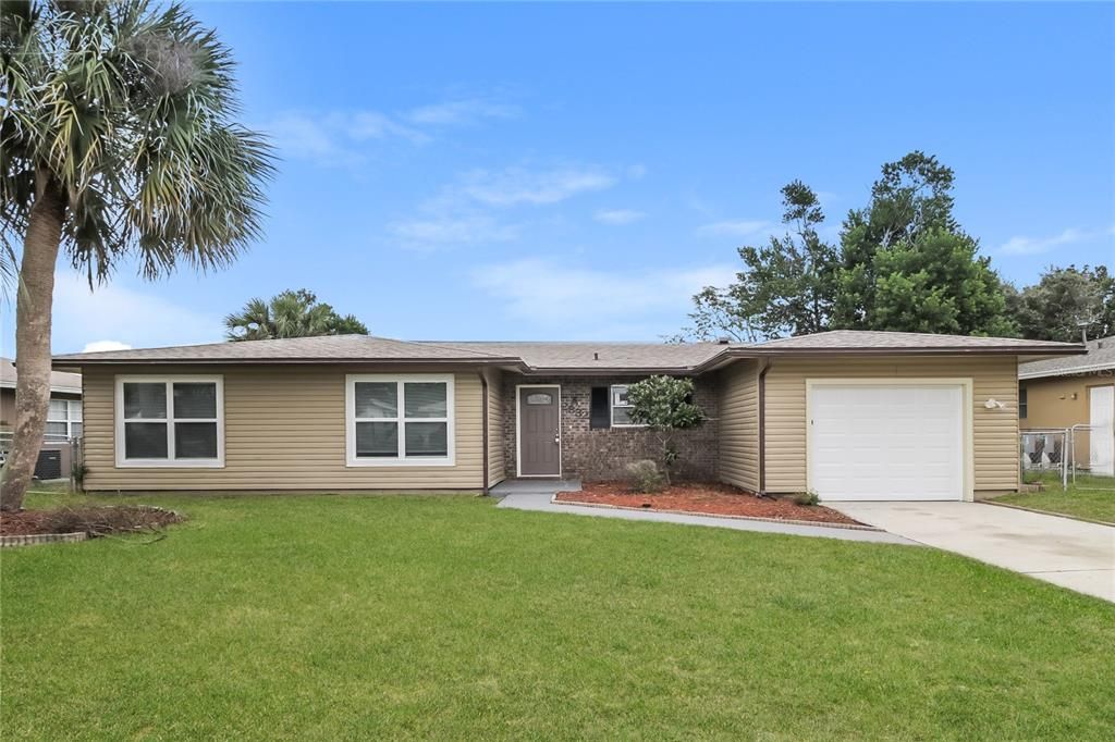 Recently Rented: $2,025 (4 beds, 2 baths, 1492 Square Feet)