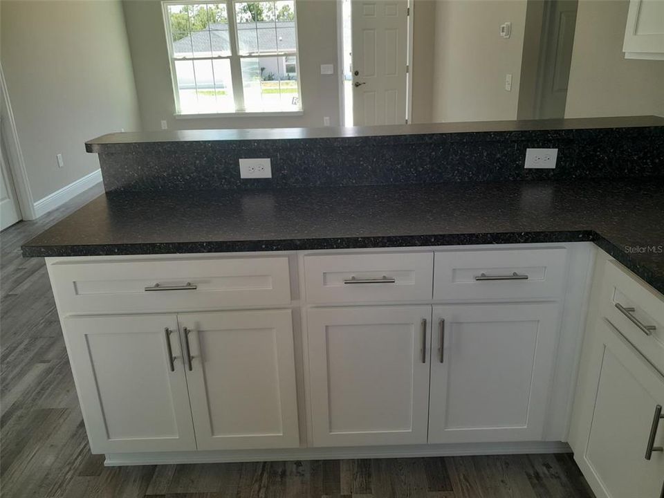 For Sale: $216,400 (3 beds, 2 baths, 1170 Square Feet)