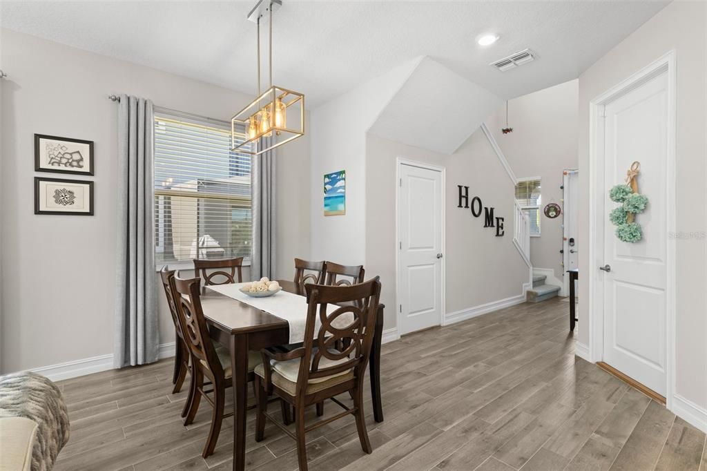 待售: $479,999 (3 贝兹, 2 浴室, 2047 平方英尺)