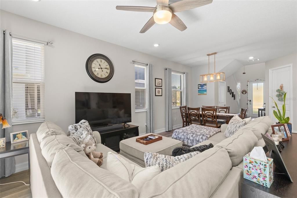 待售: $479,999 (3 贝兹, 2 浴室, 2047 平方英尺)