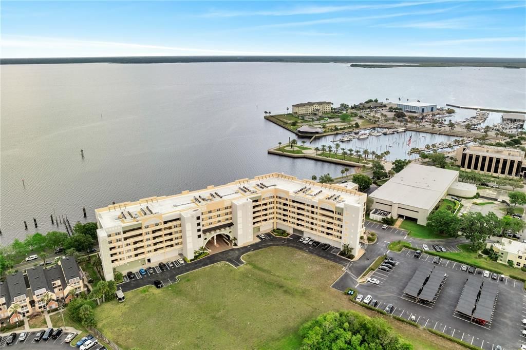 Recently Sold: $565,000 (3 beds, 3 baths, 2585 Square Feet)