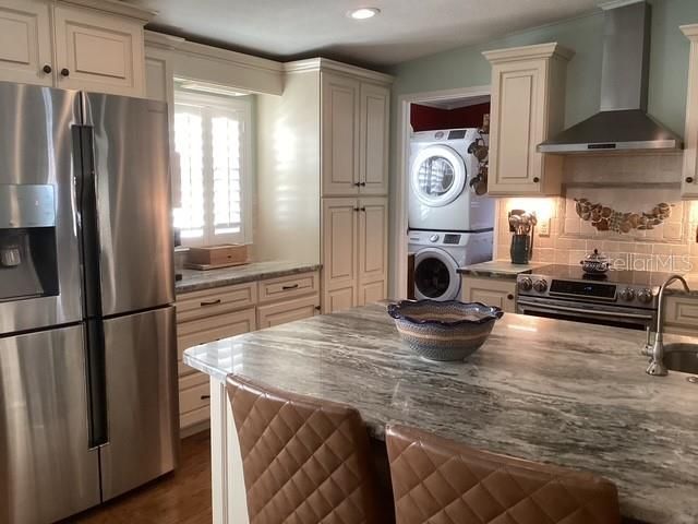 待售: $375,000 (3 贝兹, 2 浴室, 2310 平方英尺)