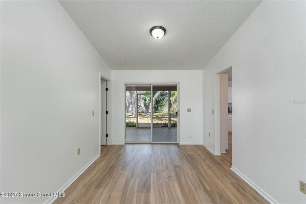 合同活跃: $349,999 (3 贝兹, 2 浴室, 1853 平方英尺)