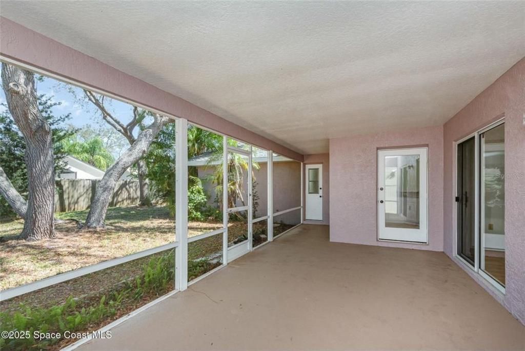 合同活跃: $349,999 (3 贝兹, 2 浴室, 1853 平方英尺)