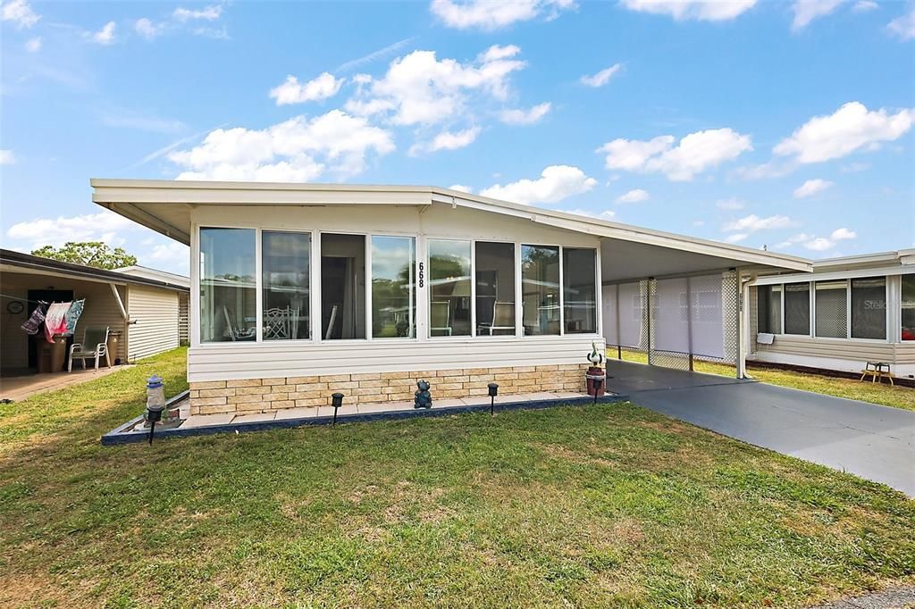 For Sale: $99,500 (2 beds, 1 baths, 864 Square Feet)