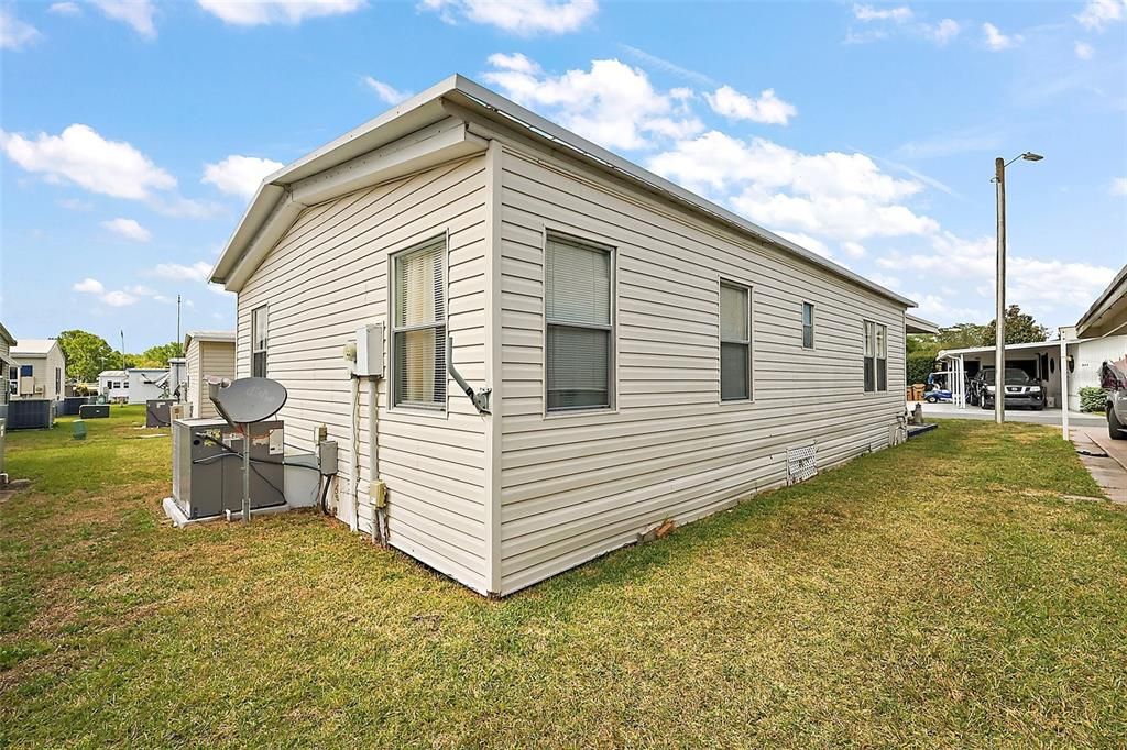 For Sale: $99,500 (2 beds, 1 baths, 864 Square Feet)