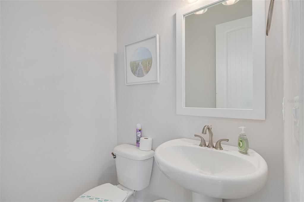 En Venta: $1,149,900 (3 camas, 2 baños, 2403 Pies cuadrados)