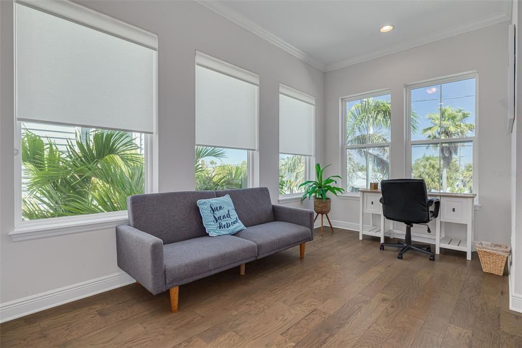 En Venta: $1,149,900 (3 camas, 2 baños, 2403 Pies cuadrados)