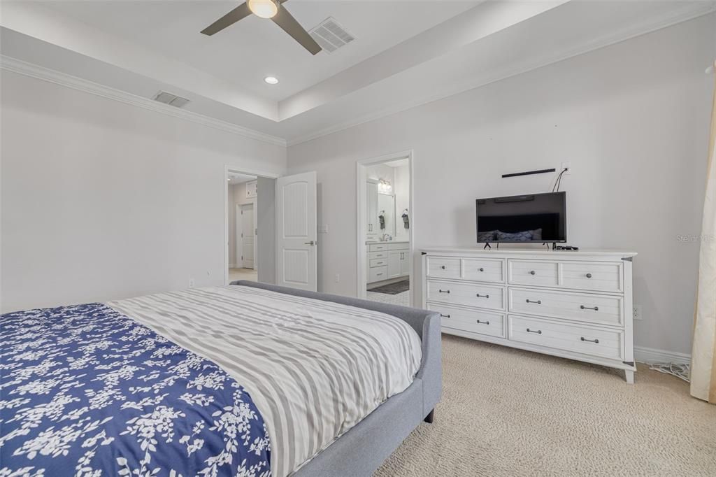 En Venta: $1,149,900 (3 camas, 2 baños, 2403 Pies cuadrados)