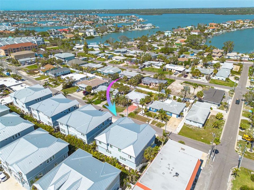 En Venta: $1,149,900 (3 camas, 2 baños, 2403 Pies cuadrados)