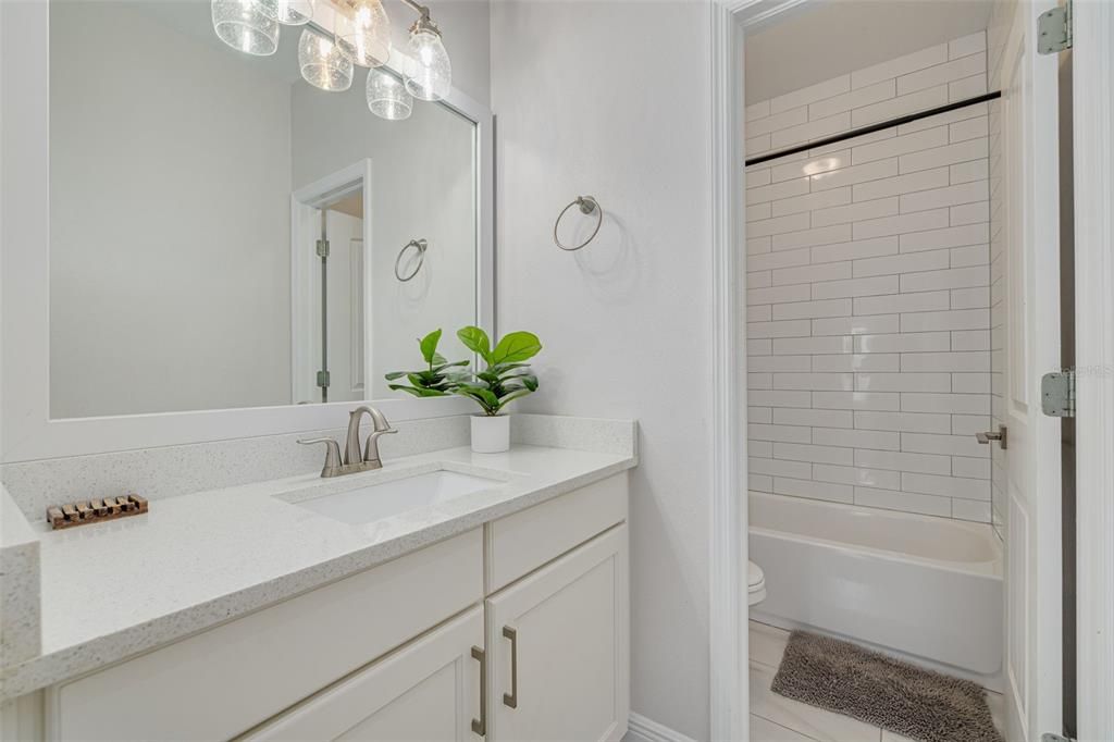 En Venta: $1,149,900 (3 camas, 2 baños, 2403 Pies cuadrados)