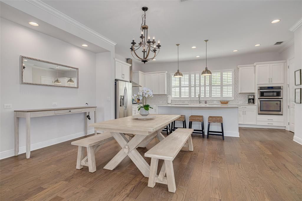 En Venta: $1,149,900 (3 camas, 2 baños, 2403 Pies cuadrados)