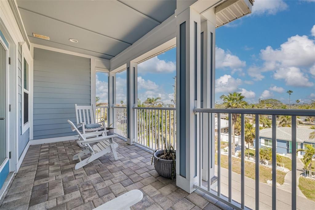 En Venta: $1,149,900 (3 camas, 2 baños, 2403 Pies cuadrados)