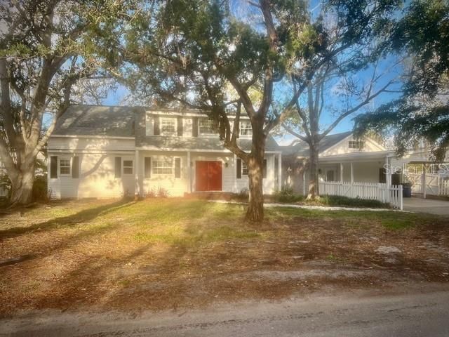 最近售出: $2,100,000 (3 贝兹, 3 浴室, 2862 平方英尺)