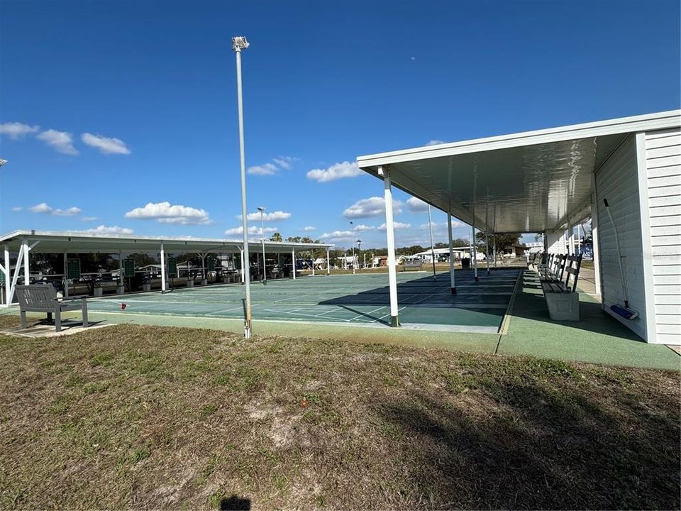 合同活跃: $120,000 (2 贝兹, 2 浴室, 424 平方英尺)