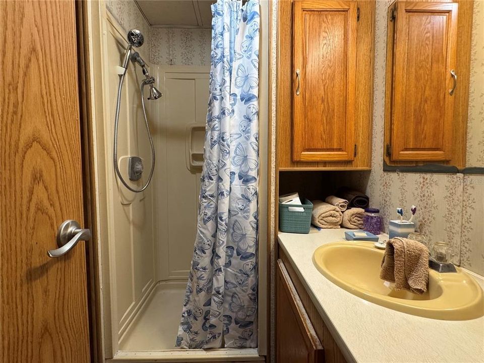 合同活跃: $120,000 (2 贝兹, 2 浴室, 424 平方英尺)