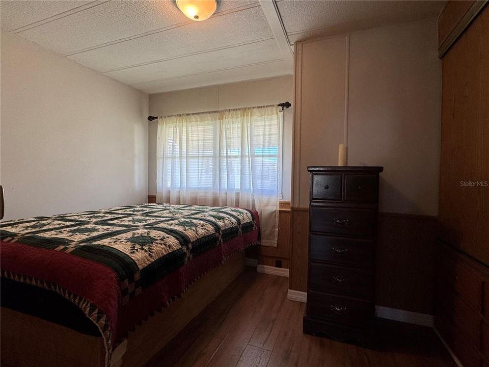 合同活跃: $120,000 (2 贝兹, 2 浴室, 424 平方英尺)