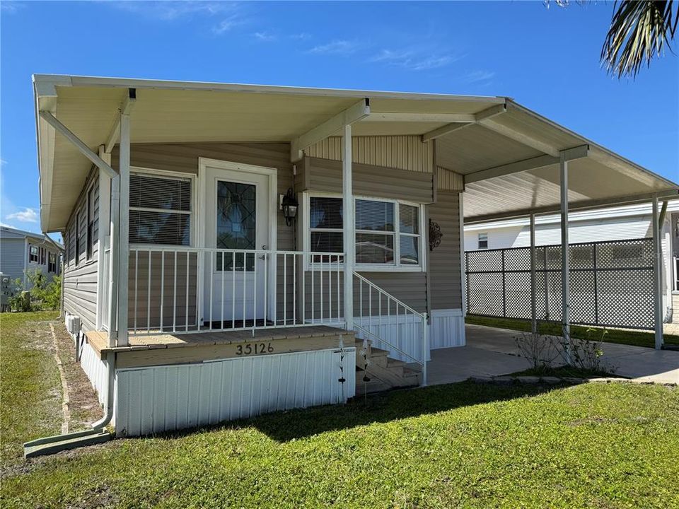 合同活跃: $120,000 (2 贝兹, 2 浴室, 424 平方英尺)