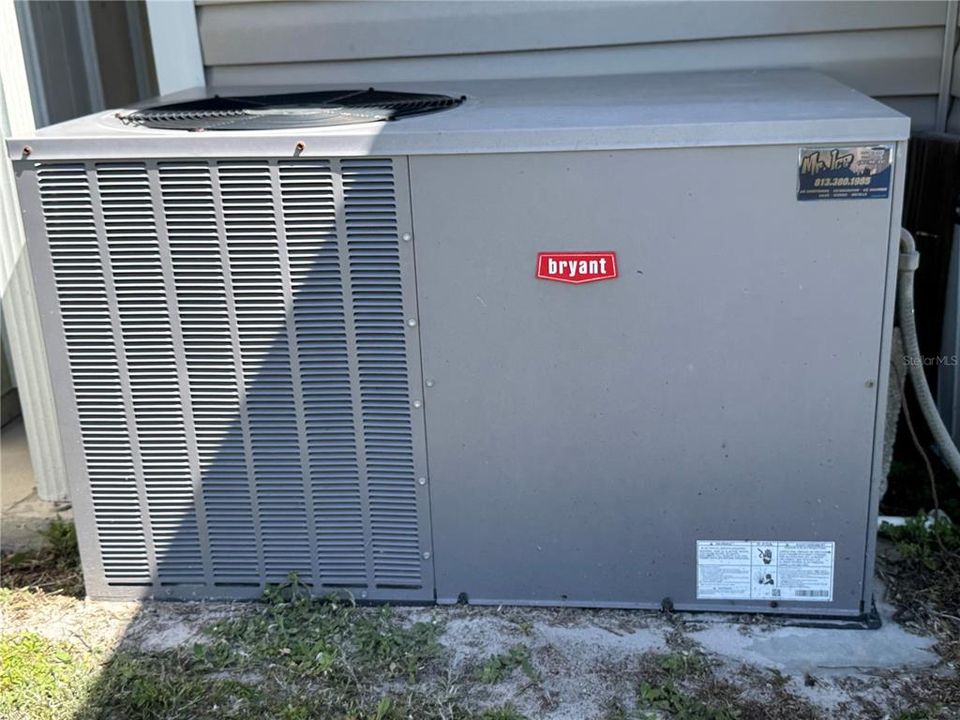 合同活跃: $120,000 (2 贝兹, 2 浴室, 424 平方英尺)