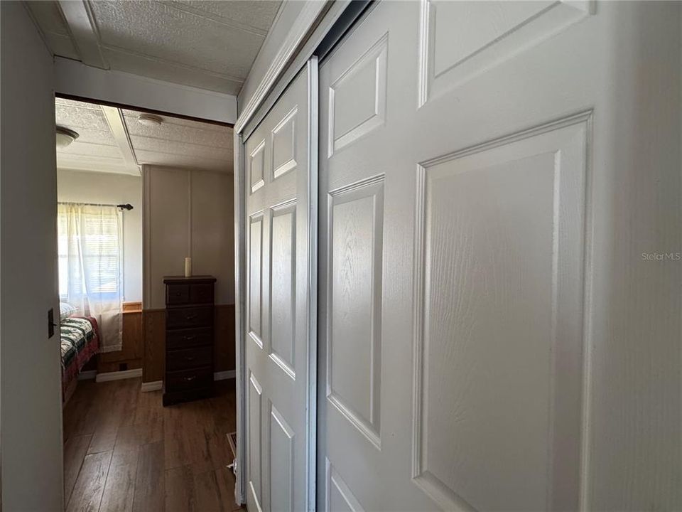 合同活跃: $120,000 (2 贝兹, 2 浴室, 424 平方英尺)