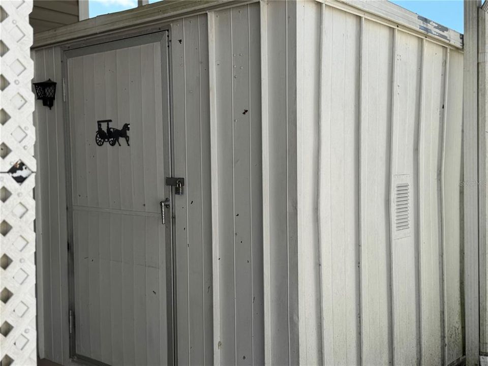 合同活跃: $120,000 (2 贝兹, 2 浴室, 424 平方英尺)