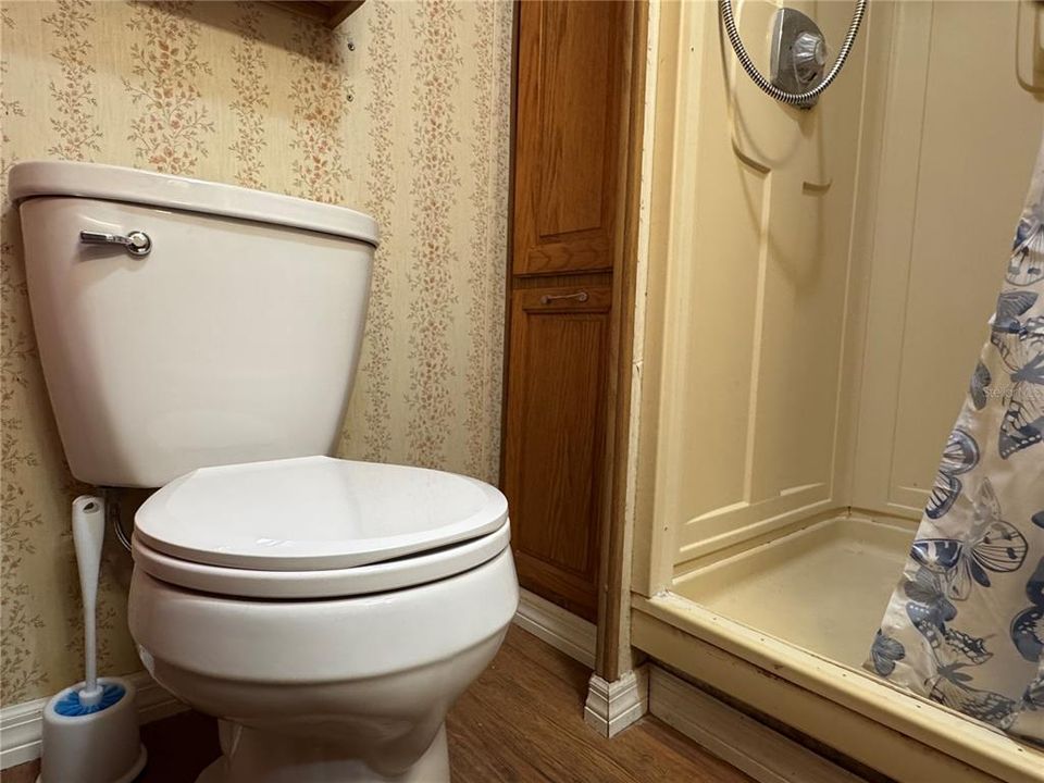 合同活跃: $120,000 (2 贝兹, 2 浴室, 424 平方英尺)