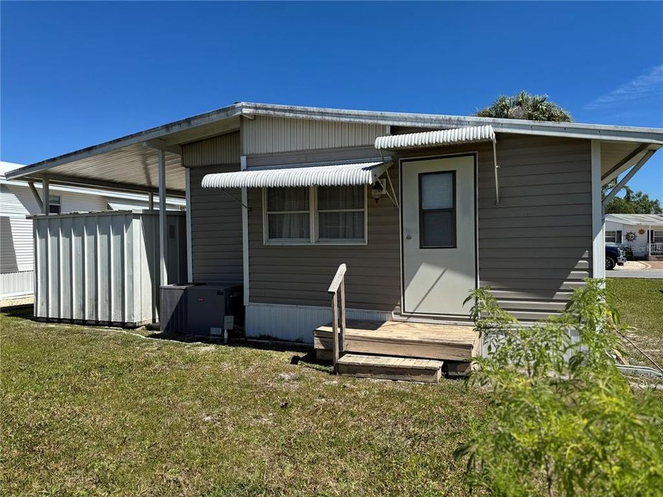 合同活跃: $120,000 (2 贝兹, 2 浴室, 424 平方英尺)