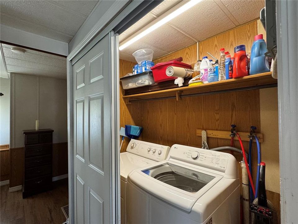 合同活跃: $120,000 (2 贝兹, 2 浴室, 424 平方英尺)