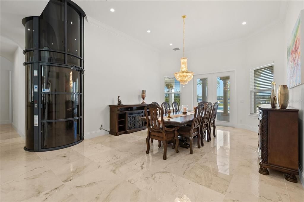 En Venta: $4,899,000 (7 camas, 10 baños, 5935 Pies cuadrados)