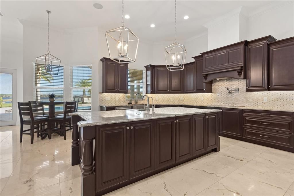 En Venta: $4,899,000 (7 camas, 10 baños, 5935 Pies cuadrados)