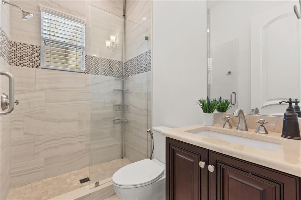 En Venta: $4,899,000 (7 camas, 10 baños, 5935 Pies cuadrados)