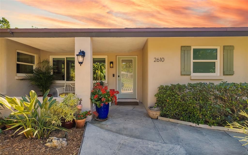 Recently Sold: $749,000 (3 beds, 2 baths, 1636 Square Feet)